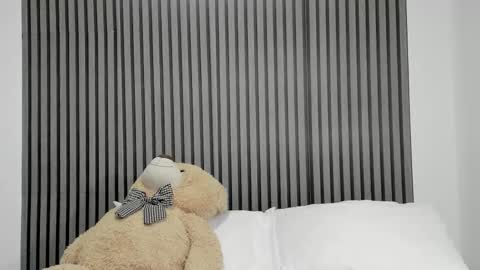 Dulce  online show from October 31, 2025, 1:23 pm