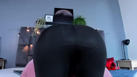 DULCE AURORA online show from April 8, 2026, 3:06 am