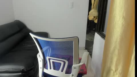 Snapshot of dulcemilf_ chatting on February 23, 2025, 3:24 am Dulce online show from February 23, 2025, 3:24 am