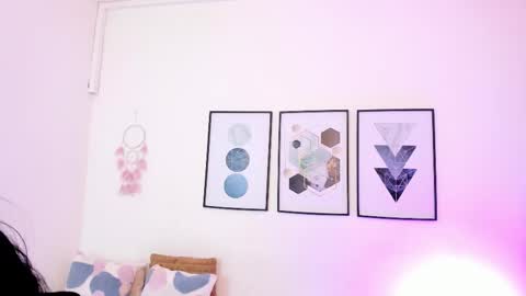 Dulce online show from September 9, 2025, 7:24 pm