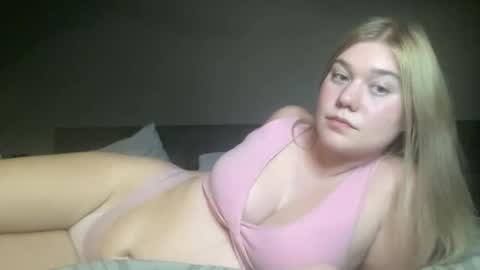 dumbblondexoxo online show from December 14, 2024, 2:56 am