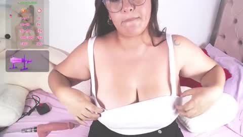 Emi  online show from February 24, 2025, 7:09 pm