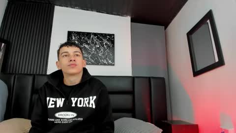 Snapshot of duolust chatting on September 23, 2025, 12:30 pm Thomas and Noah online show from September 23, 2025, 12:30 pm