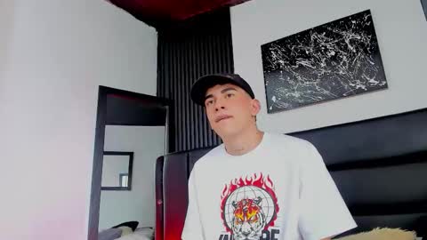 Snapshot of duolust chatting on October 14, 2025, 7:36 pm Thomas and Noah online show from October 14, 2025, 7:36 pm