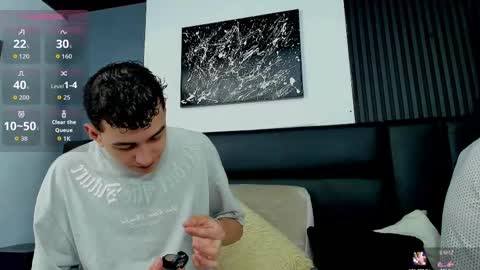 Snapshot of duolust chatting on October 21, 2025, 12:28 pm Thomas and Noah online show from October 21, 2025, 12:28 pm