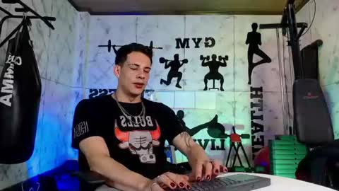 Snapshot of dustin_sonne chatting on July 19, 2026, 3:32 am Dustin Sonne online show from July 19, 2026, 3:32 am