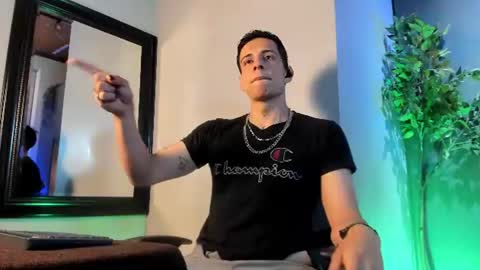 Snapshot of dustin_sonne chatting on July 20, 2026, 3:43 am Dustin Sonne online show from July 20, 2026, 3:43 am