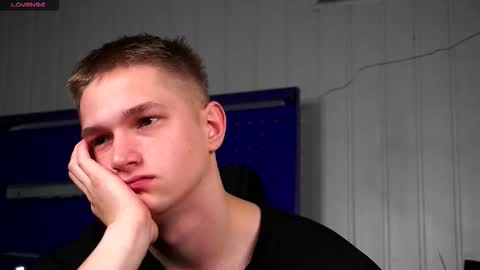 Dustyn online show from November 27, 2025, 3:03 pm