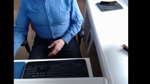 dutchpornking2 online show from April 14, 2026, 11:05 am