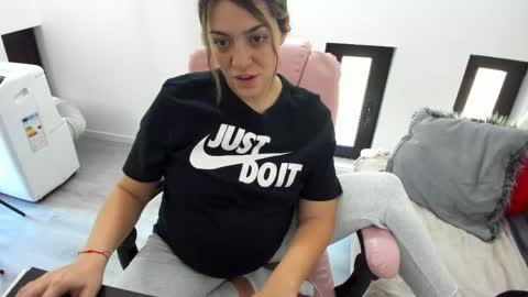 dayana online show from May 25, 2026, 5:24 am