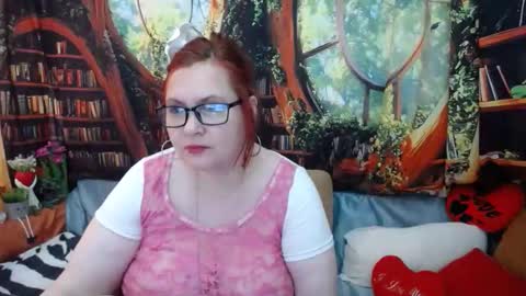 Snapshot of dyannelovee chatting on May 28, 2026, 12:46 pm Dyanne online show from May 28, 2026, 12:46 pm