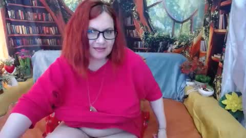 Snapshot of dyannelovee chatting on June 7, 2026, 3:05 pm Dyanne online show from June 7, 2026, 3:05 pm