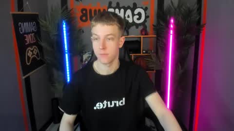 Snapshot of dylan_norton chatting on May 18, 2026, 10:10 am Dylan online show from May 18, 2026, 10:10 am