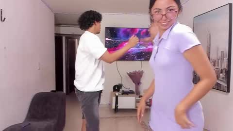 Snapshot of dylanbisex_hot chatting on December 8, 2024, 2:09 pm Mod Dylan Lilith Alan and Drake online show from December 8, 2024, 2:09 pm