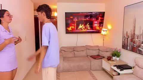 Snapshot of dylanbisex_hot chatting on January 7, 2025, 12:52 pm Mod Dylan Lilith Alan and Drake online show from January 7, 2025, 12:52 pm