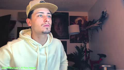 Snapshot of dylandaniel69 chatting on February 10, 2025, 8:00 pm Dylan Daniel 7.8 online show from February 10, 2025, 8:00 pm