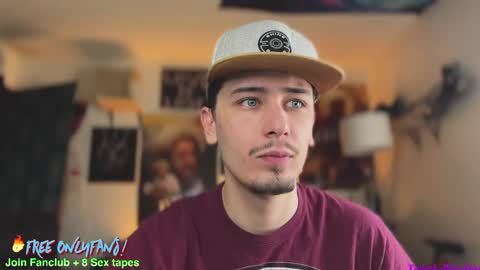 Snapshot of dylandaniel69 chatting on March 1, 2025, 4:44 pm Dylan Daniel 7.8 online show from March 1, 2025, 4:44 pm