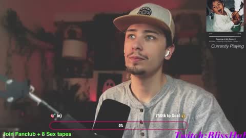 Snapshot of dylandaniel69 chatting on March 10, 2025, 1:21 pm Dylan Daniel 7.8 online show from March 10, 2025, 1:21 pm