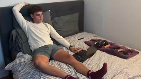 dylanfruits online show from September 12, 2025, 1:06 am