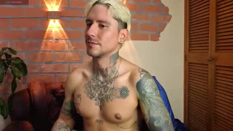 D Y L A N online show from October 10, 2025, 9:25 pm