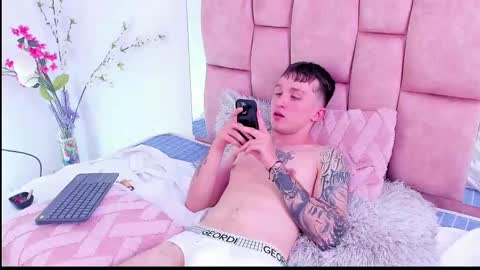 Snapshot of dylanwhite23 chatting on February 16, 2025, 6:10 pm ---DYLAN--- online show from February 16, 2025, 6:10 pm