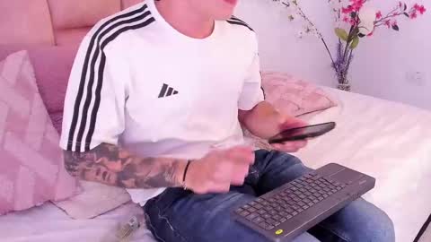 Snapshot of dylanwhite23 chatting on February 24, 2025, 1:57 am ---DYLAN--- online show from February 24, 2025, 1:57 am