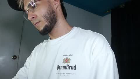 Snapshot of dylanxfun chatting on June 25, 2026, 6:40 am dylanxfun online show from June 25, 2026, 6:40 am