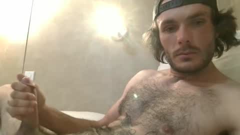 Snapshot of dylp400 chatting on December 16, 2024, 11:44 am dylp400 online show from December 16, 2024, 11:44 am