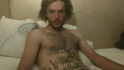 Snapshot of dylp400 chatting on December 21, 2024, 11:01 am dylp400 online show from December 21, 2024, 11:01 am