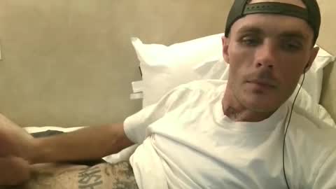 Snapshot of dylp400 chatting on December 29, 2024, 6:14 am dylp400 online show from December 29, 2024, 6:14 am