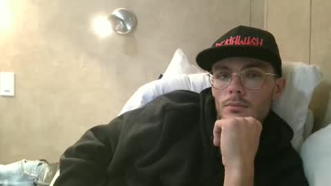 Snapshot of dylp400 chatting on January 4, 2025, 4:22 pm dylp400 online show from January 4, 2025, 4:22 pm