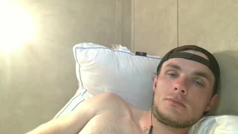 Snapshot of dylp400 chatting on February 9, 2025, 11:46 pm dylp400 online show from February 9, 2025, 11:46 pm