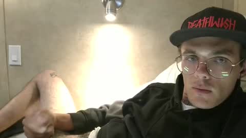 Snapshot of dylp400 chatting on March 1, 2025, 7:26 pm dylp400 online show from March 1, 2025, 7:26 pm