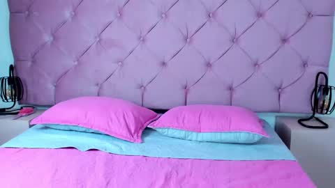 dymoni222 online show from February 18, 2025, 4:48 pm