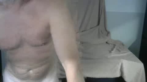 Snapshot of dysonfury chatting on June 3, 2026, 10:18 am dysonfury online show from June 3, 2026, 10:18 am