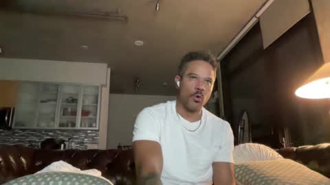 Snapshot of e13ven11 chatting on December 12, 2024, 4:26 am Formally known as Virus of Life online show from December 12, 2024, 4:26 am