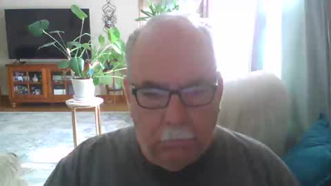 Snapshot of earl52 chatting on September 11, 2025, 7:14 pm earl52 online show from September 11, 2025, 7:14 pm