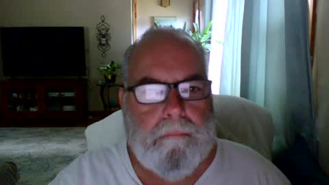 Snapshot of earl52 chatting on July 1, 2026, 1:02 pm earl52 online show from July 1, 2026, 1:02 pm