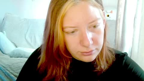 Snapshot of earn_my_lily chatting on April 26, 2026, 7:39 am Lily online show from April 26, 2026, 7:39 am