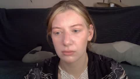 Snapshot of earn_my_lily chatting on May 11, 2026, 7:36 am Lily online show from May 11, 2026, 7:36 am