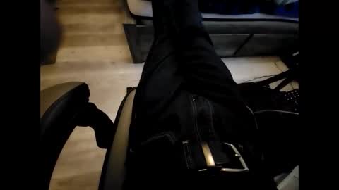 Snapshot of ears2ears chatting on February 24, 2025, 1:13 am Ears2ears online show from February 24, 2025, 1:13 am