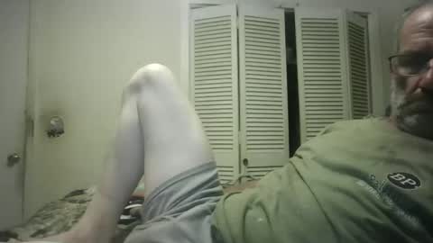 Snapshot of easye4015 chatting on May 18, 2026, 10:21 am Easye online show from May 18, 2026, 10:21 am