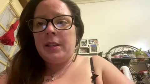 Snapshot of easyednem528280 chatting on April 6, 2026, 5:08 am easyednem528280 online show from April 6, 2026, 5:08 am