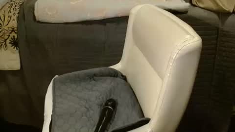 Six online show from February 7, 2025, 6:13 pm