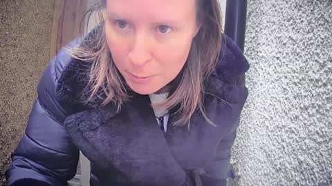 Nadia Ferreira  online show from February 10, 2026, 11:58 am