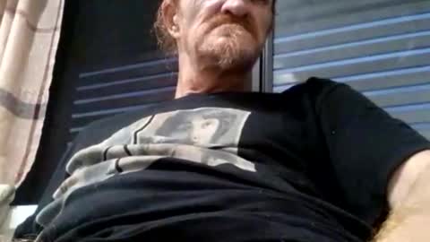 Snapshot of eatyou2022 chatting on April 28, 2026, 7:35 am eatyou2022 online show from April 28, 2026, 7:35 am