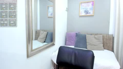      online show from February 12, 2025, 2:54 pm