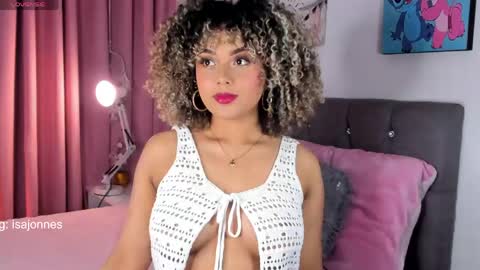 Snapshot of ebony_curly2 chatting on April 23, 2026, 8:00 pm isa online show from April 23, 2026, 8:00 pm