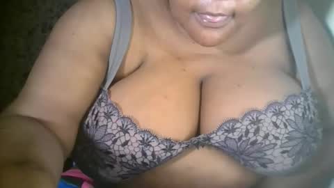 ebony_magixs online show from April 15, 2026, 7:58 pm