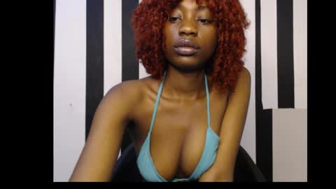Snapshot of ebony_petitequeen chatting on September 30, 2025, 12:21 pm Ella online show from September 30, 2025, 12:21 pm